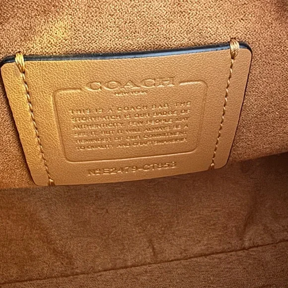 Coach Classic Black Leather Shoulder Bag - Picture 12 of 13